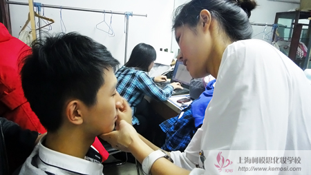 同济大学主持人大赛 柯模思学生塑造选手靓丽风采
